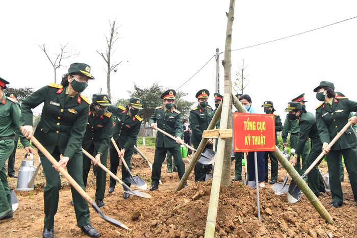 Hội LHPN Việt Nam: Phát động trồng 130.000 cây xanh góp phần phủ xanh nhiều vùng miền cả nước  - Ảnh 5.