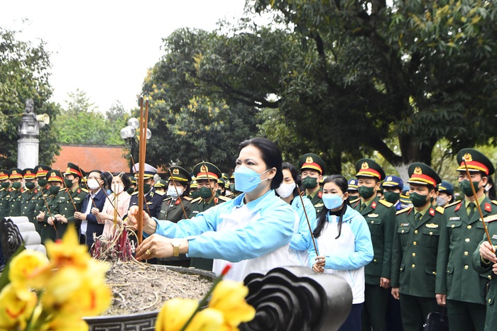 Hội LHPN Việt Nam: Phát động trồng 130.000 cây xanh góp phần phủ xanh nhiều vùng miền cả nước - Ảnh 1.
