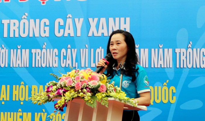 Hội LHPN Thanh Hoá hưởng ứng trồng cây xanh chào mừng thành công Đại hội đại biểu Phụ nữ XIII - Ảnh 1.