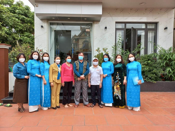 Phụ nữ tỉnh Phú Yên: Tặng quà cho 20 gia đình chính sách tỉnh Hải Dương  - Ảnh 2.