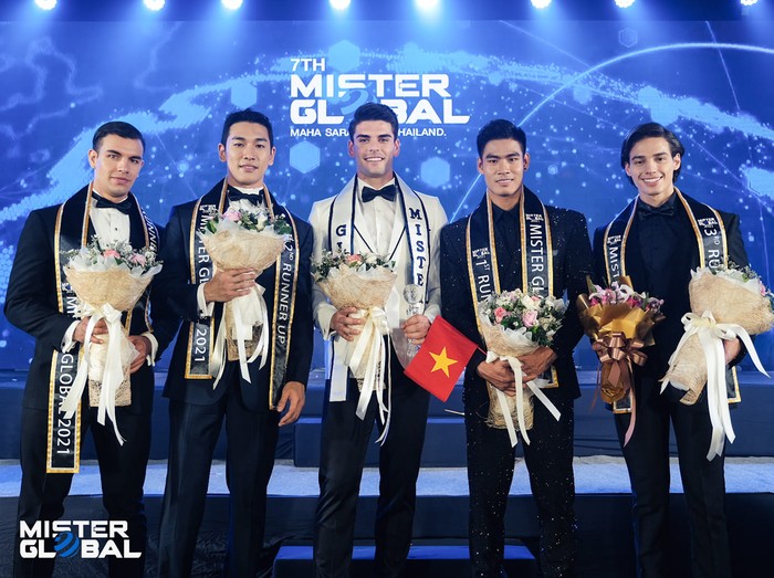 Danh Chiến Linh cùng Top 5 Mister Global mùa thứ 7