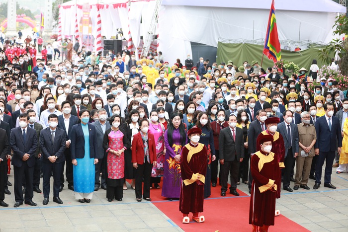 Chủ tịch Hội LHPN Việt Nam dự lễ Dâng hương tưởng niệm Quốc Mẫu Tây Thiên  - Ảnh 2.