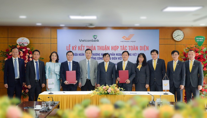 Vietcombank và Vietnam Post ký thỏa thuận hợp tác toàn diện - Ảnh 1.