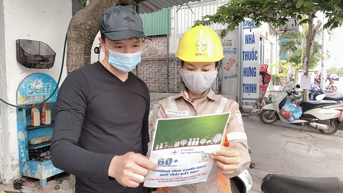 1 tiếng tắt đèn biểu trưng, Việt Nam tiết kiệm hơn 576 triệu đồng  - Ảnh 2.