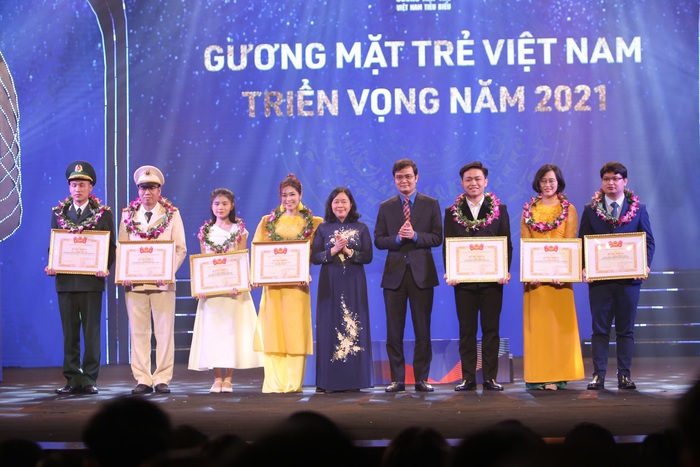 Vinh danh 10 Gương mặt trẻ Việt Nam tiêu biểu năm 2021 - Ảnh 1.