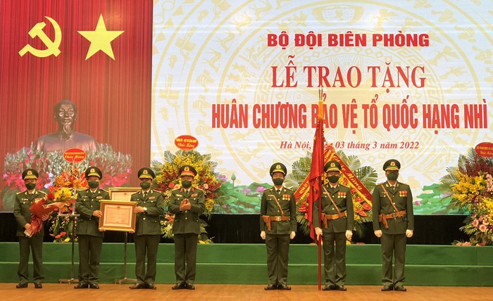 Bộ đội Biên phòng đón nhận Huân chương Chiến công hạng Nhất - Ảnh 2.