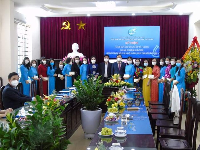 Nam Định:  Gặp mặt đoàn đại biểu phụ nữ tỉnh tham dự Đại hội đại biểu Phụ nữ toàn quốc lần thứ XIII - Ảnh 2.