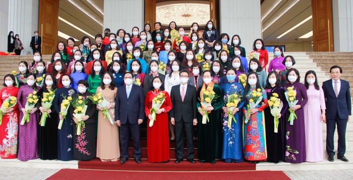 Các thế hệ nối tiếp đã tô thắm thêm truyền thống phụ nữ Việt Nam - Ảnh 6.
