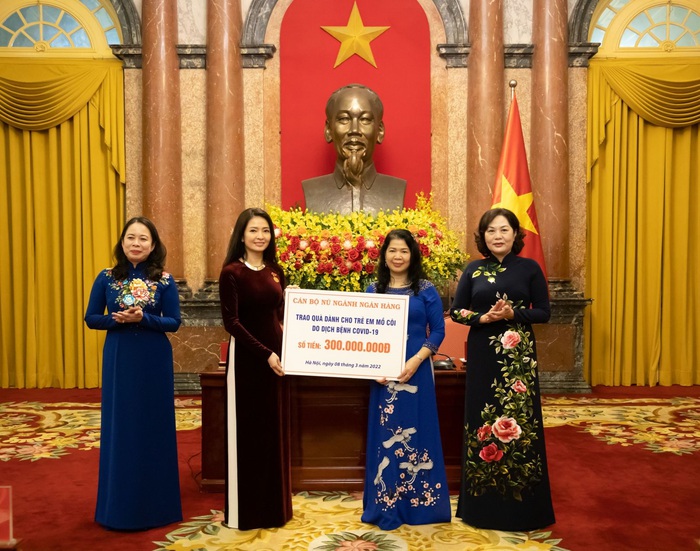 Phó Chủ tịch nước: Lãnh đạo ngân hàng Nhà nước Việt Nam tiếp tục quan tâm đầy đủ về công tác cán bộ nữ của ngành - Ảnh 2.