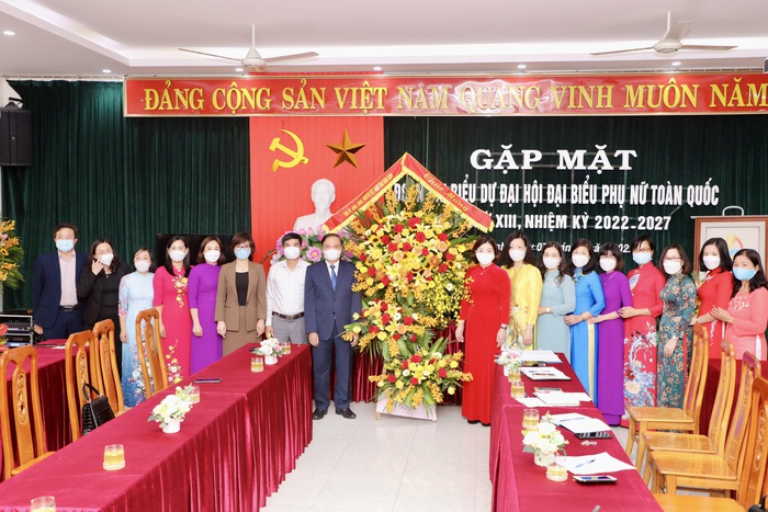 Lãnh đạo Tỉnh ủy Ninh Bình gặp mặt Đoàn đại biểu Phụ nữ Ninh Bình