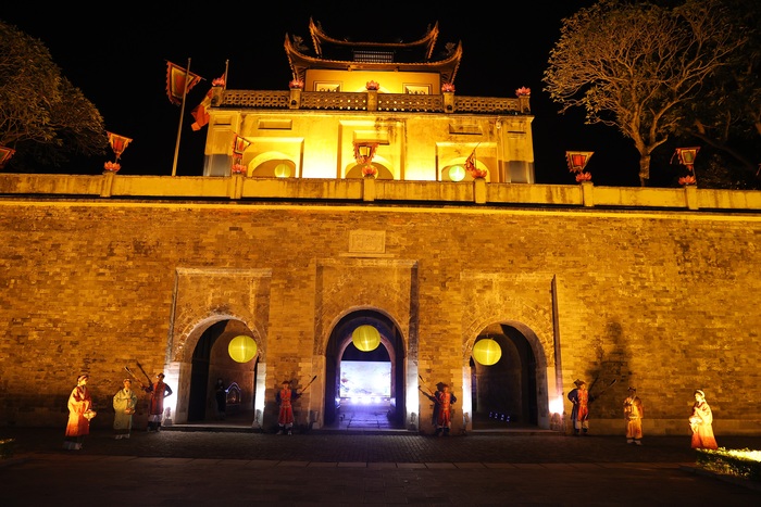 Cổng Hoàng thành Thăng Long lộng lẫy đón du khách