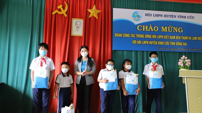 Đoàn công tác Hội LHPN Việt Nam thăm và làm việc tại các tỉnh Đông Nam Bộ - Ảnh 4.