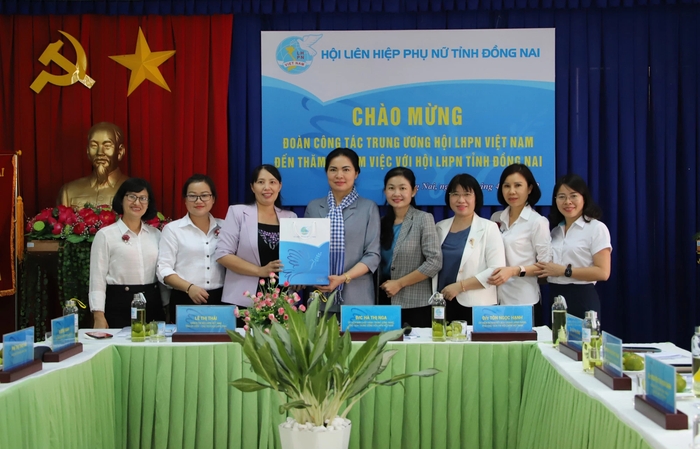 Đoàn công tác Hội LHPN Việt Nam thăm và làm việc tại các tỉnh Đông Nam Bộ - Ảnh 1.