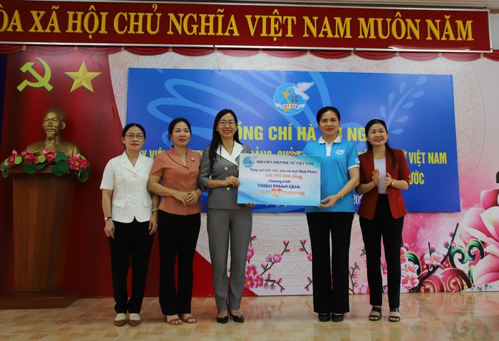 Công tác cán bộ nữ tại tỉnh Bình Phước là “điểm sáng” - Ảnh 9.