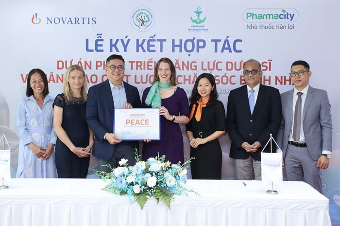 Novartis cùng Pharmacity phát triển dự án tăng cường chất lượng chăm sóc sức khỏe cho bệnh nhân mạn tính - Ảnh 1.