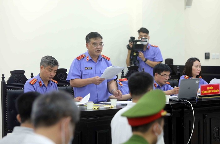 Mở phiên tòa xét xử nguyên Thứ trưởng Bộ Y tế Trương Quốc Cường - Ảnh 1.