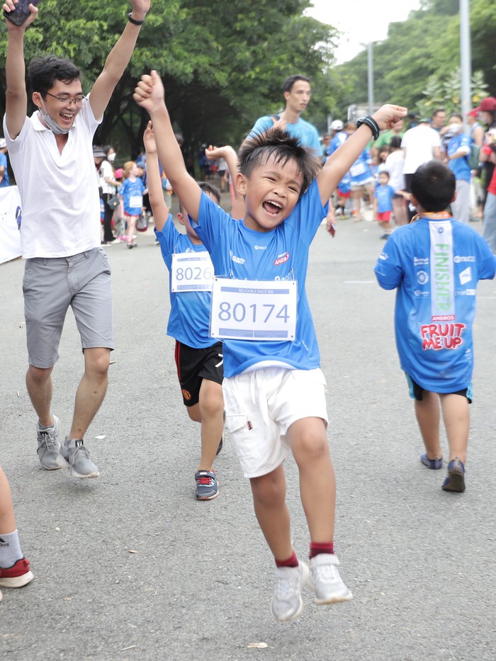 Mang niềm vui đến với trẻ mồ côi qua giải chạy bộ - Ảnh 8.