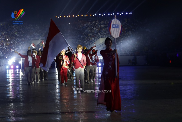 Bình đẳng giới – thông điệp của nữ VĐV đầu tiên cầm cờ Indonesia tại SEA Games - Ảnh 1.