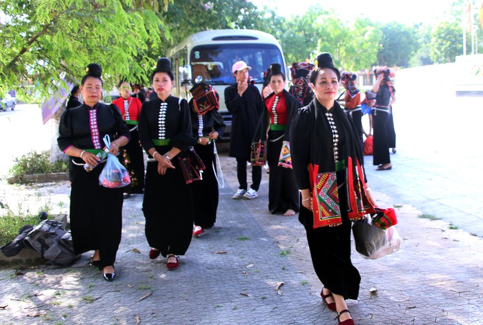 Nhiều đoàn nghệ thuật của cộng đồng người Thái Tây Bắc tề tựu về Nghệ An trong chương trình Giao lưu văn hóa Thái