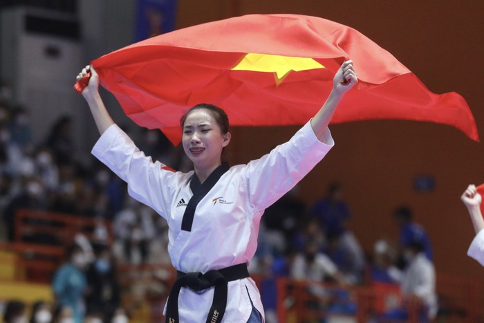 quyen dong doi nu 1652695819057149155197 - SEA Games 31: Tuyển thủ nữ góp công lớn cho Taekwondo Việt Nam trong ngày khởi tranh