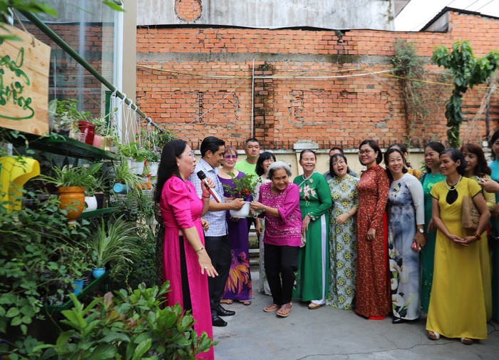 “Không gian văn hóa Hồ Chí Minh” trong vườn cây xanh nhà Hội - Ảnh 1.