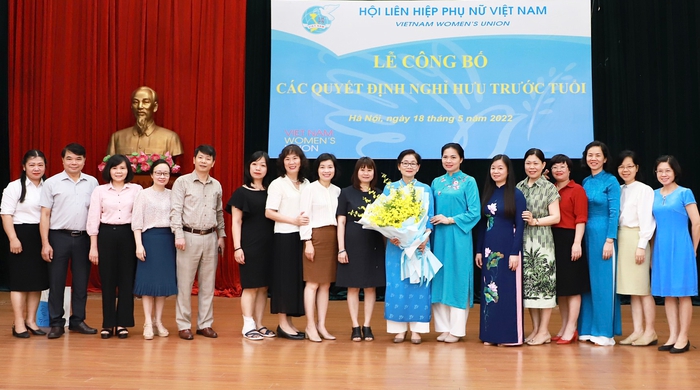 Công bố Quyết định nghỉ hưu và nghỉ công tác chờ đủ tuổi nghỉ hưu đối với cán bộ Hội LHPN Việt Nam - Ảnh 4.