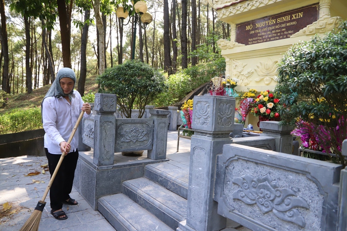 Khu di tích mộ bà Hoàng Thị Loan - Ảnh 7.