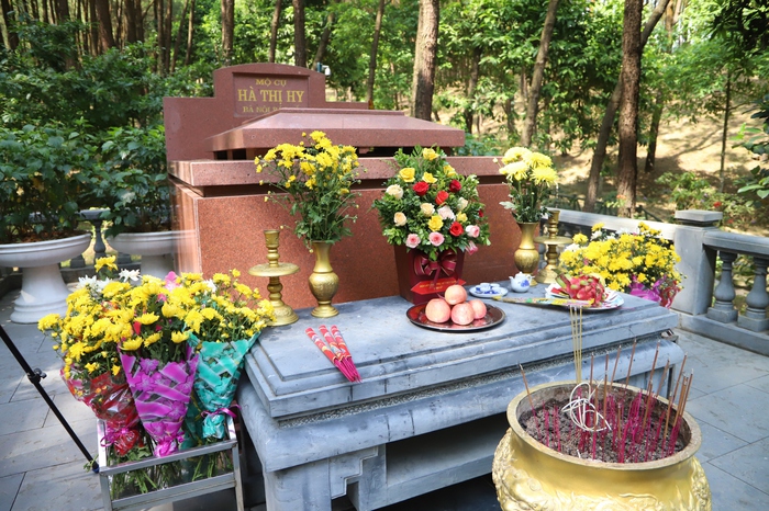 Khu di tích mộ bà Hoàng Thị Loan - Ảnh 8.