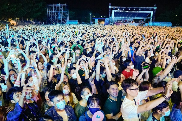 Hàng vạn khán giả hào hứng cùng MTV School Fest