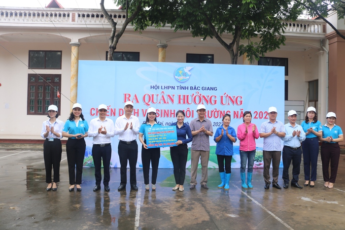 Hội LHPN tỉnh Bắc Giang: Chiến dịch vệ sinh môi trường năm 2022 - Ảnh 1.
