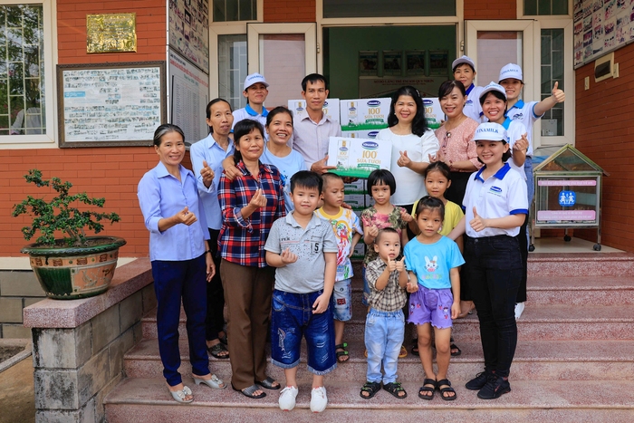 Vinamilk khởi động hành trình năm thứ 15 của Quỹ sữa Vươn cao Việt Nam với 1,9 triệu ly sữa trao tặng cho trẻ em khó khăn - Ảnh 3.