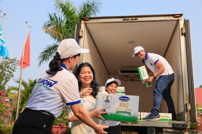 Vinamilk khởi động hành trình năm thứ 15 của Quỹ sữa Vươn cao Việt Nam với 1,9 triệu ly sữa trao tặng cho trẻ em khó khăn - Ảnh 5.