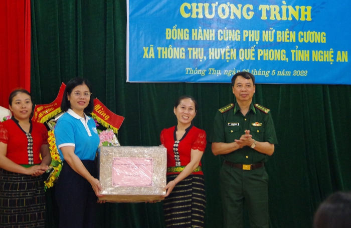 Hội LHPN tỉnh Nam Định: Tổ chức chuỗi hoạt động đồng hành cùng Phụ nữ biên cương Quế Phong - Ảnh 1.