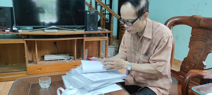 Từ vụ cả trăm học sinh trường THPT Đặng Thai Mai (Hà Nội) suýt không được tốt nghiệp:Tâm tư của những thầy giáo già - Ảnh 1.
