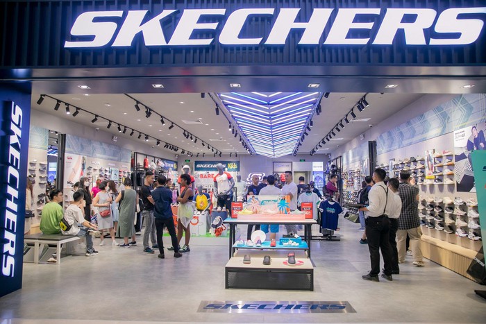 Nhà Skechers đốn tim fan khi vừa khai trương cửa hàng tại Crescent Mall - Ảnh 1.