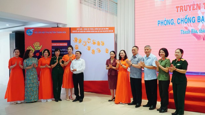 Thanh Hoá: Thành lập điểm hẹn “Café Cam - chung tay phòng, chống bạo lực đối với phụ nữ, trẻ em” - Ảnh 2.