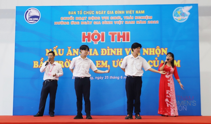 Sân chơi cho các gia đình thể hiện tài nấu ăn, ca hát - Ảnh 4.