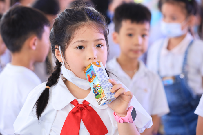 Vinamilk tổ chức hoạt động dành cho trẻ em nhân Ngày sữa Thế giới và Quốc tế Thiếu nhi 1/6 - Ảnh 1.