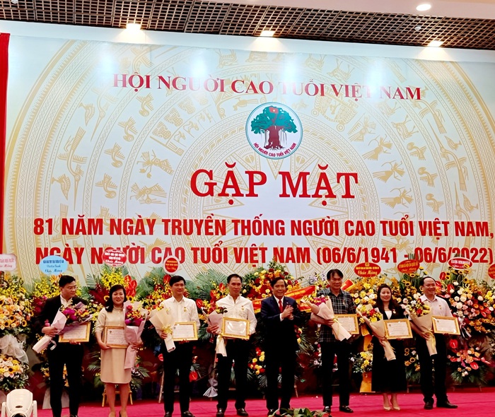 Kỉ niệm 81 năm Ngày truyền thống người cao tuổi Việt Nam - Ảnh 3.