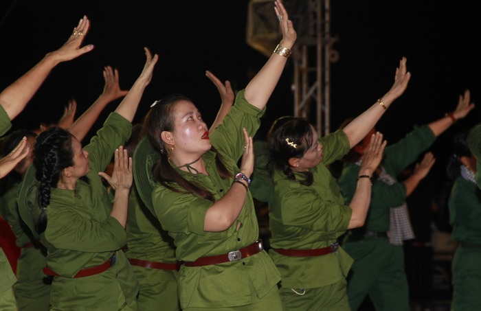 Đà Nẵng: Gần 1.000 phụ nữ tham gia đồng diễn dân vũ thể thao - Ảnh 7.
