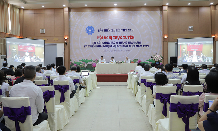 BHXH Việt Nam chung tay hỗ trợ doanh nghiệp, người dân gặp khó khăn do dịch Covid-19 - Ảnh 2.