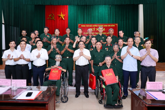 Thủ tướng tặng quà, tri ân Mẹ Việt Nam anh hùng, các thương binh, bệnh binh, gia đình chính sách - Ảnh 3.