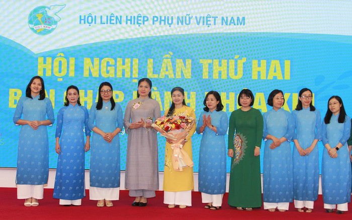 Bầu 13 ủy viên, 1 Chủ nhiệm và 3 Phó Chủ nhiệm Ủy ban Kiểm tra TƯ Hội LHPN Việt Nam khóa I, nhiệm kỳ 2022 - 2027