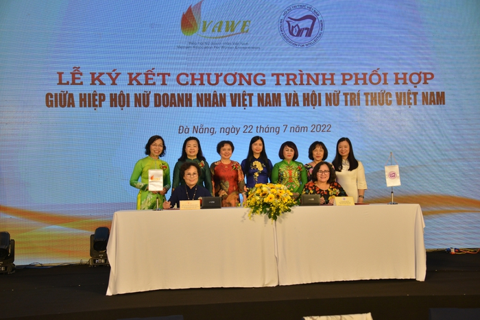Hiệp hội Nữ doanh nhân Việt Nam đồng hành thực hiện trách nhiệm của tổ chức thành viên Hội LHPNVN - Ảnh 3.