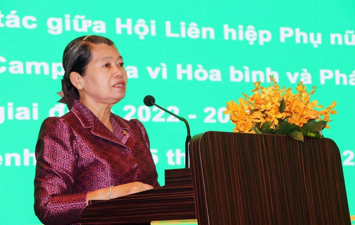 Hội Phụ nữ hai nước Việt Nam - Campuchia tăng cường đoàn kết, hợp tác đi vào chiều sâu, thiết thực hơn nữa - Ảnh 1.
