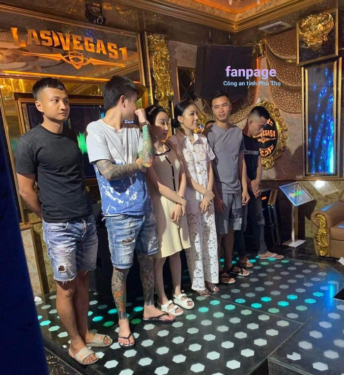 Hàng chục thanh niên mừng khai trương quán karaoke bằng 'tiệc' ma túy - Ảnh 1.