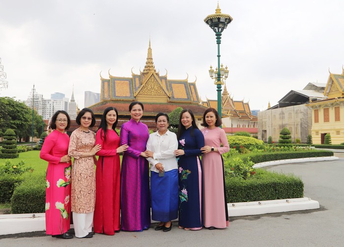 Phụ nữ góp phần củng cố, phát triển quan hệ hữu nghị, đoàn kết, truyền thống và hợp tác toàn diện giữa 2 nước Việt Nam - Campuchia - Ảnh 5.
