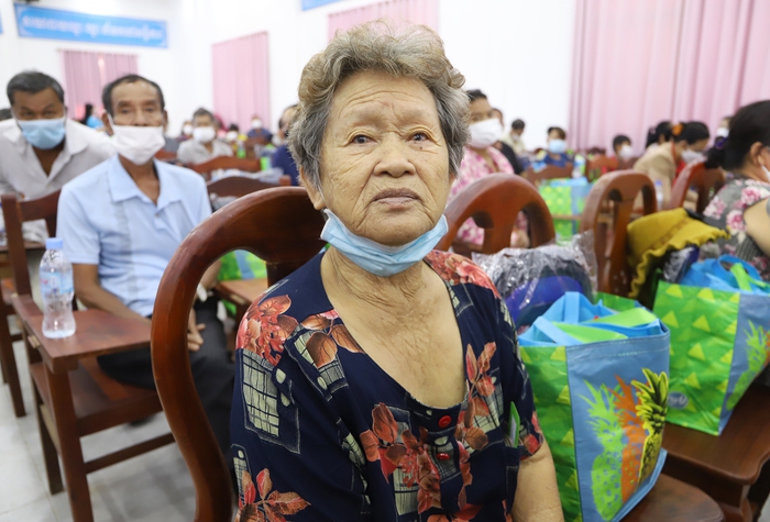 Cuộc gặp xúc động với những phụ nữ Campuchia từng hỗ trợ quân tình nguyện Việt Nam và người Việt sinh sống tại tỉnh Kampot  - Ảnh 3.