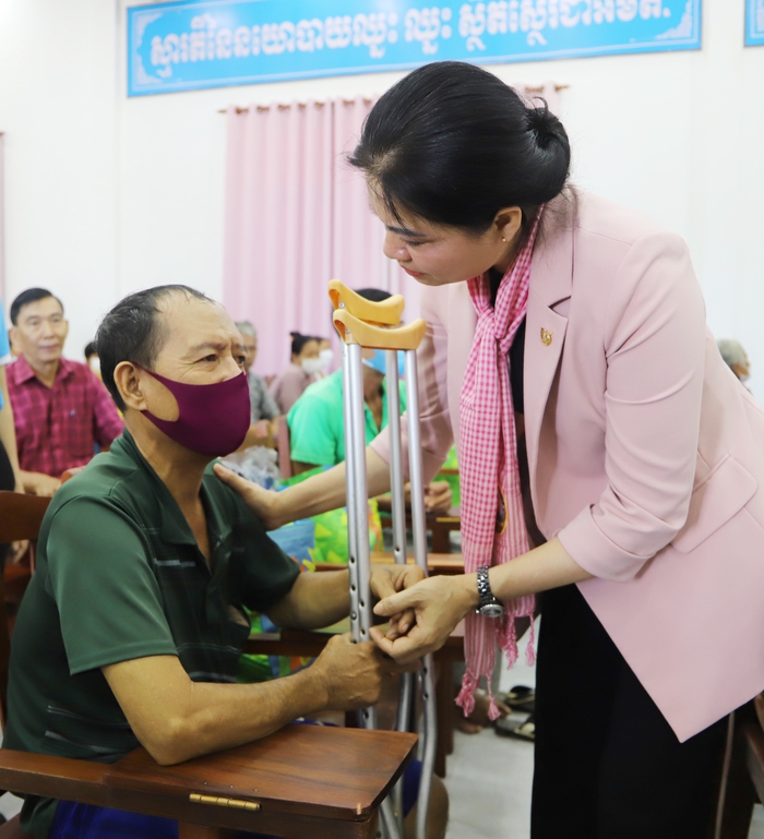 Cuộc gặp xúc động với những phụ nữ Campuchia từng hỗ trợ quân tình nguyện Việt Nam và người Việt sinh sống tại tỉnh Kampot  - Ảnh 5.