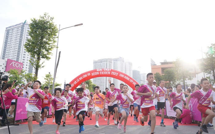cac-van-dong-vien-nhi-hao-hung-tham-gia-